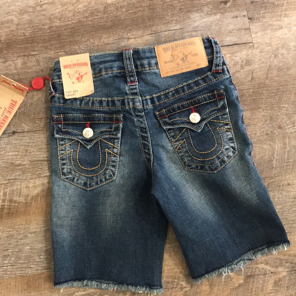 Boys true Religion cut off shorts size 5